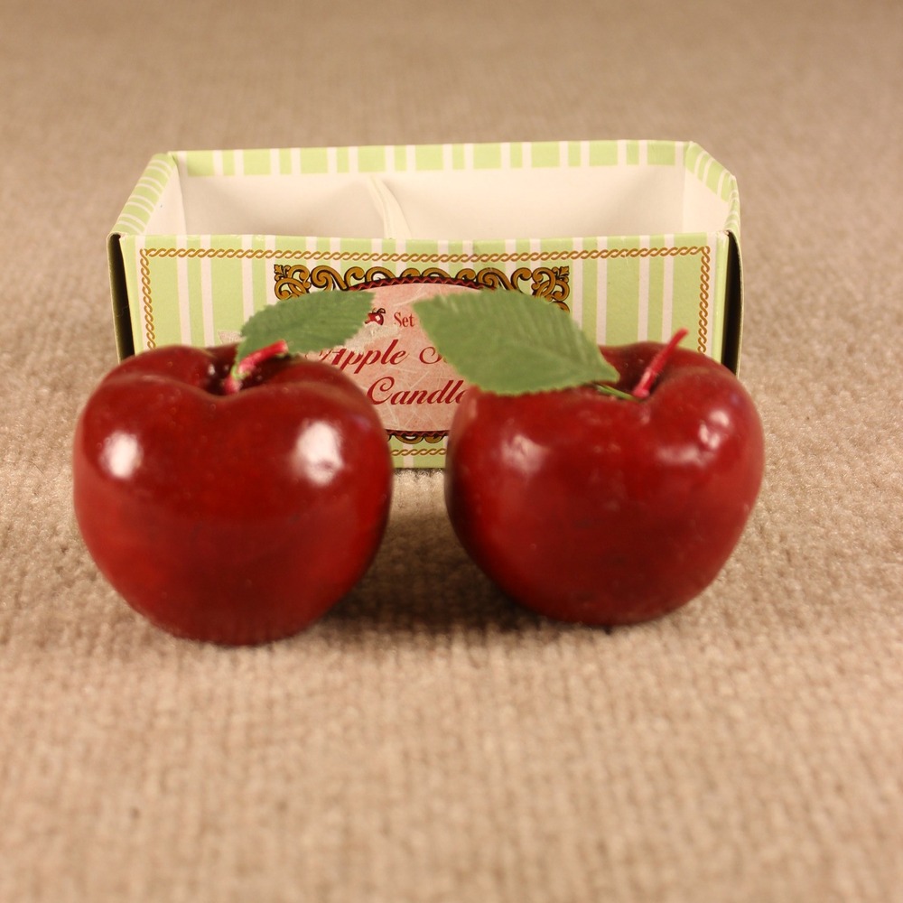 Vintage Style Red Apple Scented Candles Set of 2 Realistic Fruit Decor